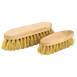 Cette brosse en chiendent permet un brossage efficace. Le...