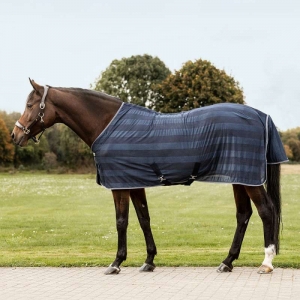 Couverture anti-mouches classique qui prot&egrave;ge...